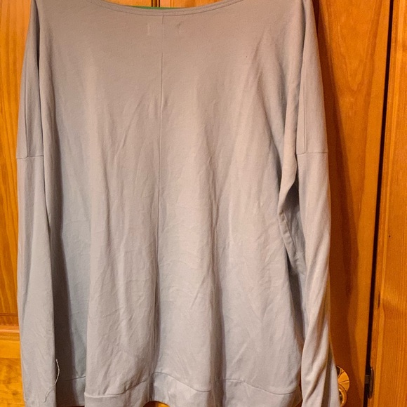 light blue hollister long sleeve - Picture 5 of 5